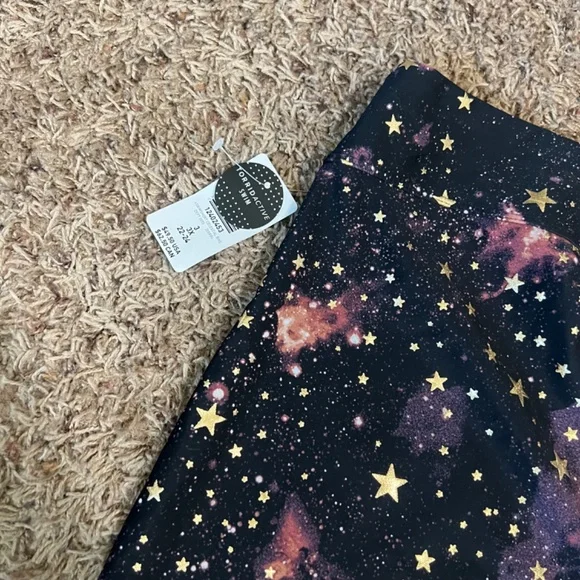 NWT Torrid Galaxy Star Biker Shorts Size 3 | Celestial Print - Picture 4 of 7
